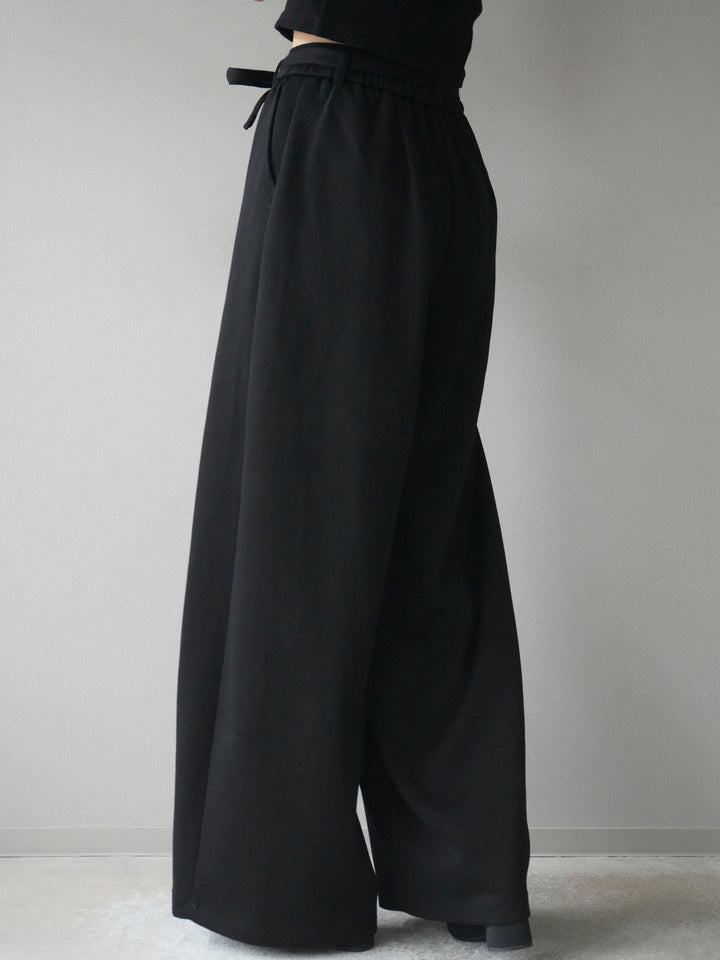 [予約]ベルト付スウェットワイドパンツ/black