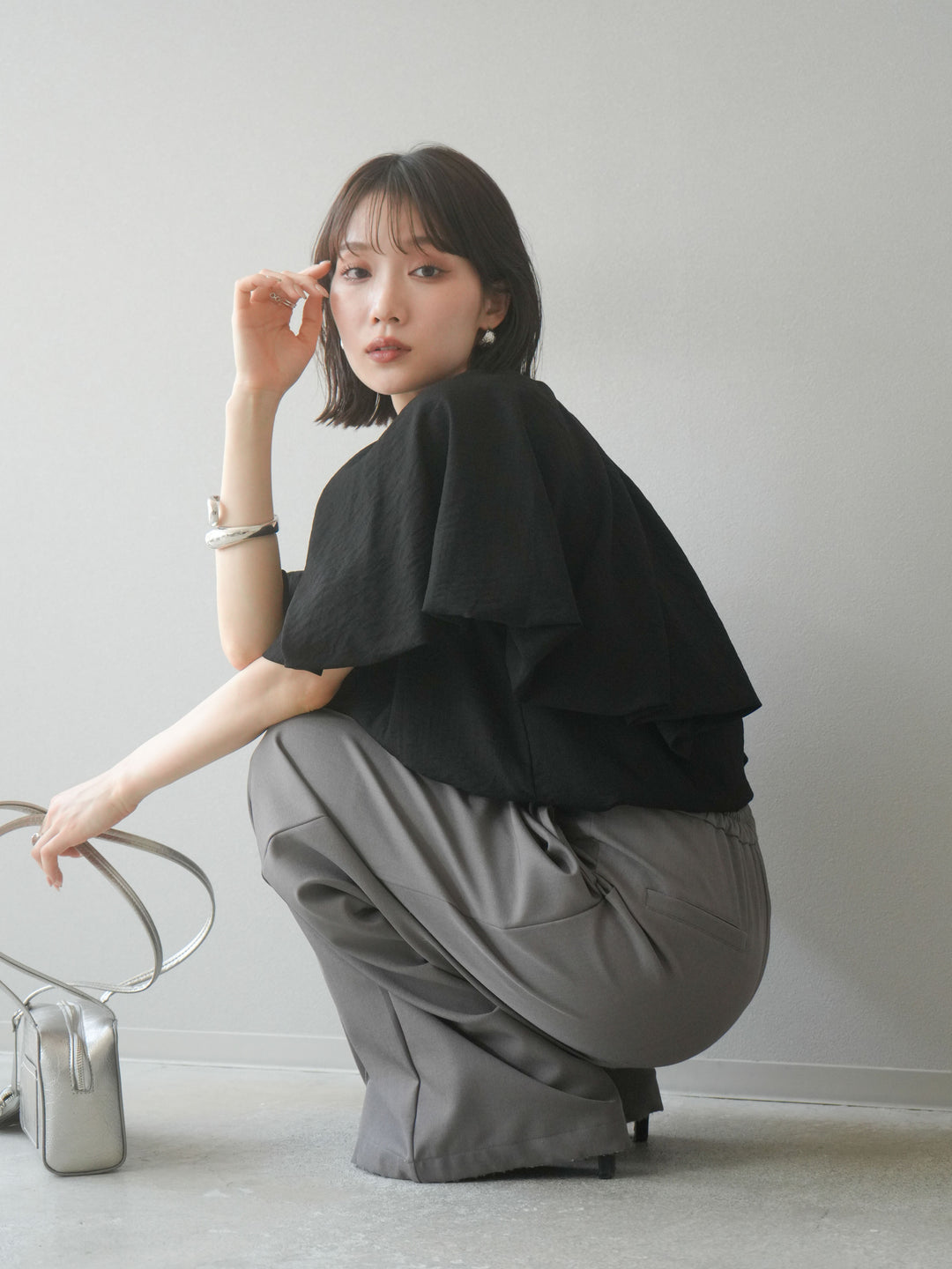 [SET] 燈籠袖褶襉設計上衣 + 拉鍊褶襉寬褲 (2 套)