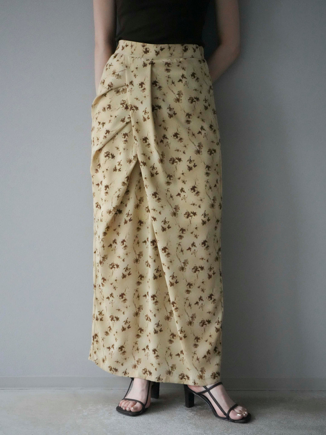 [予約]フラワーモチーフタックIラインスカート/ベージュ
