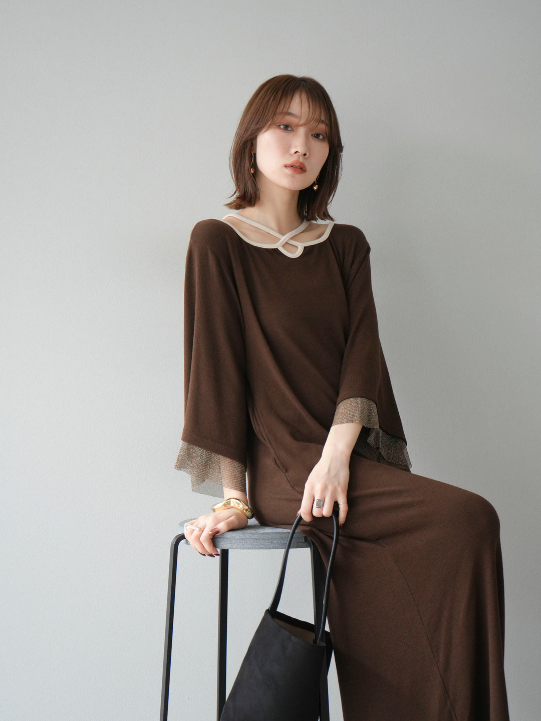 [予約]デザインネックラメシアー切替ニットワンピース/ブラウン