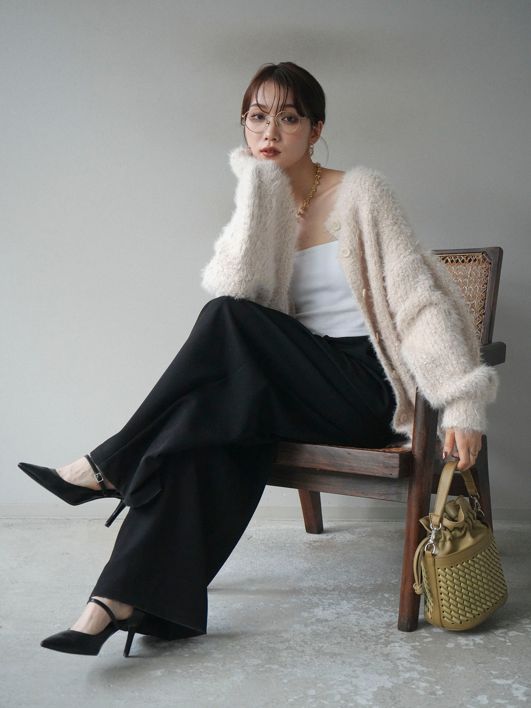 [預購] 圓領隨機毛絨開襟衫/本色