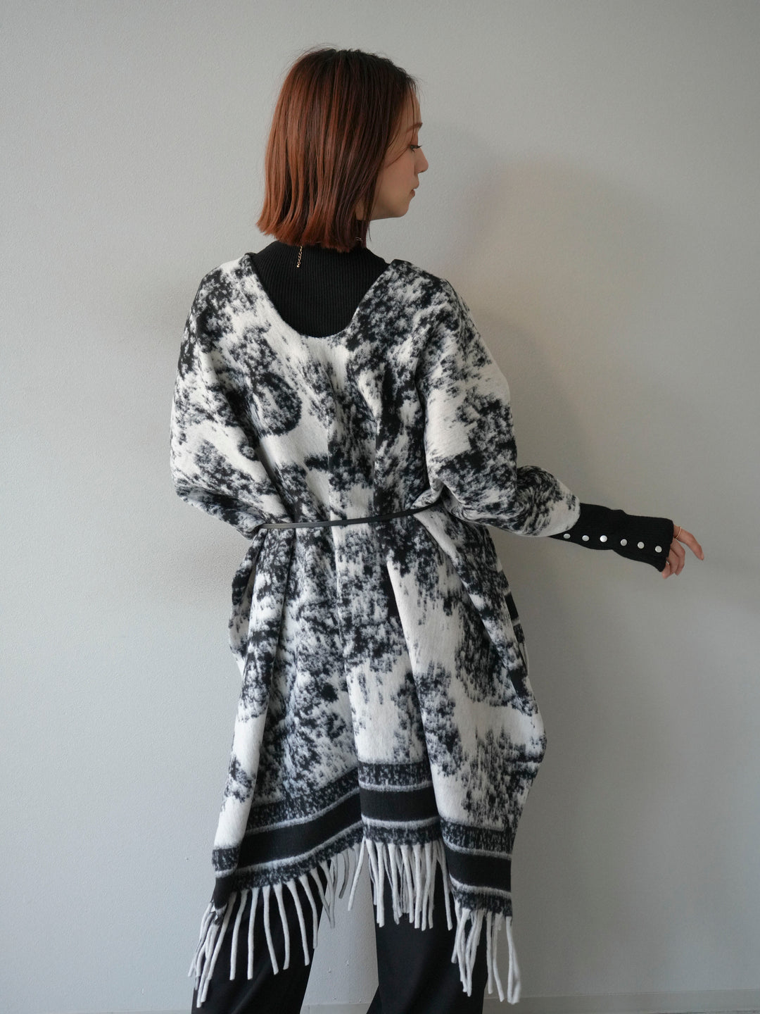 [予約]アブストラクト柄ストールポンチョ/グレー