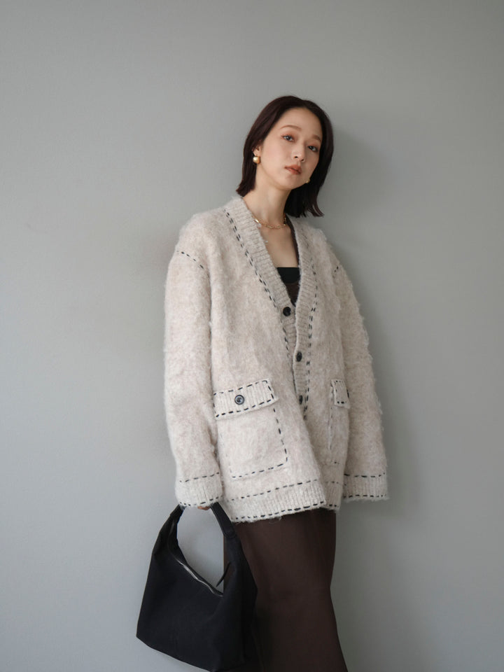 [予約]ステッチVネックニットカーディガン/アイボリー