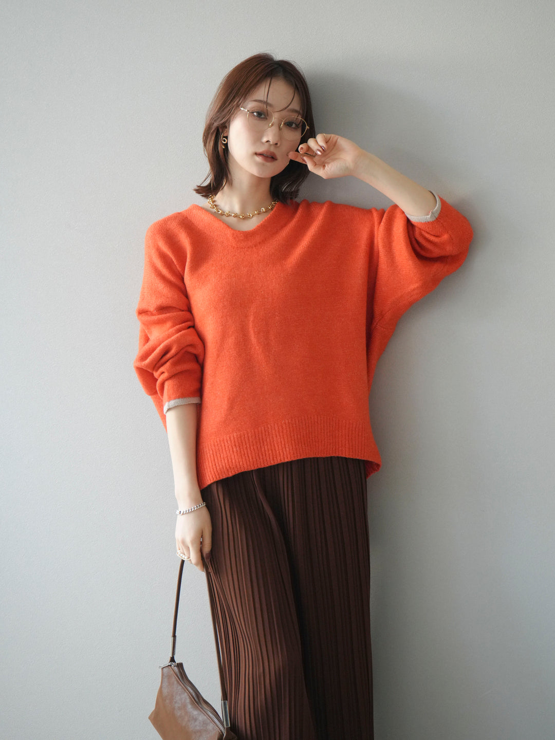 [SET]Vネック配色スリーブニットプルオーバー+選べるアクセセット(2set)