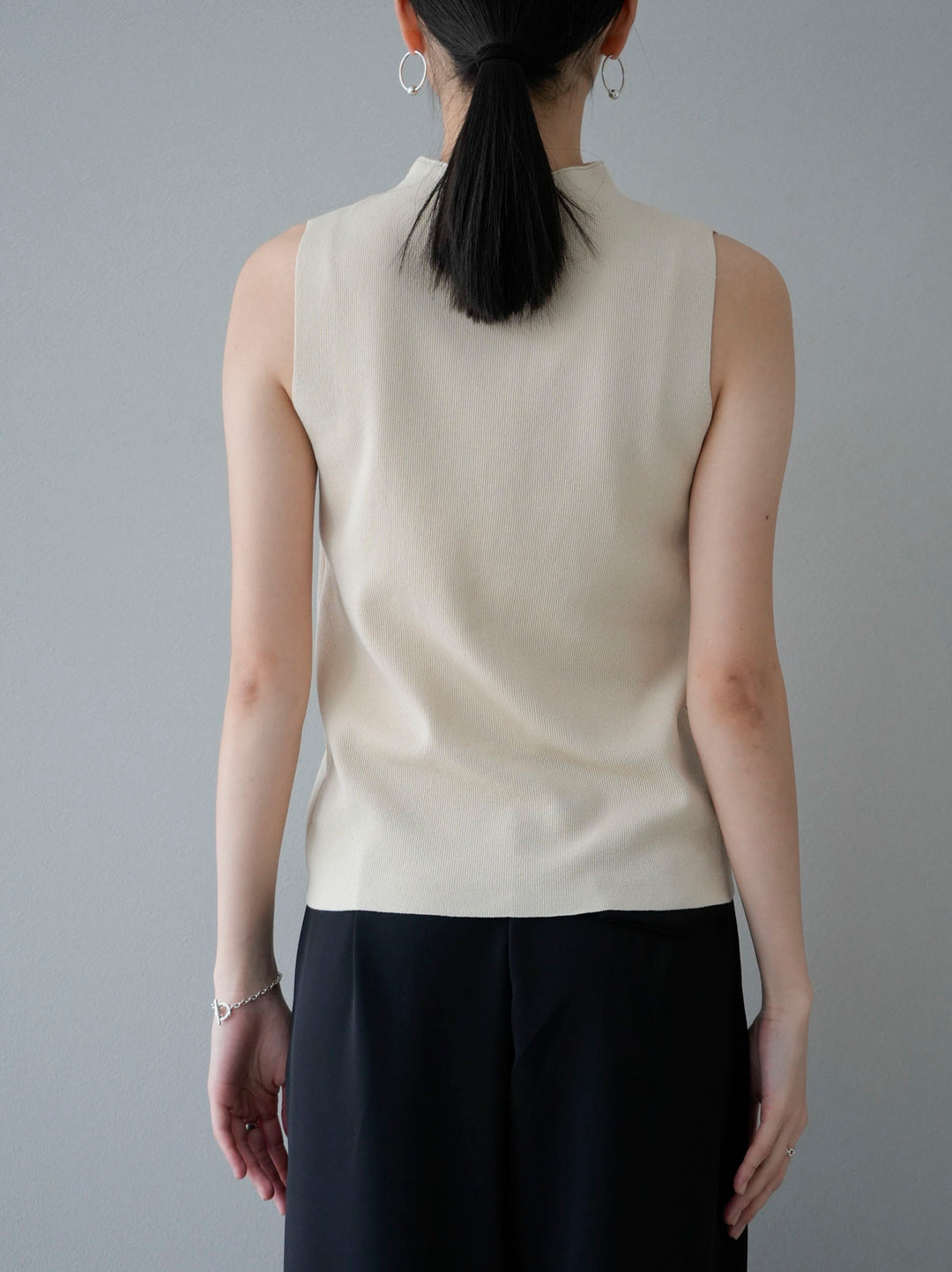 [Pre-order] Bottleneck summer knit sleeveless top/ivory