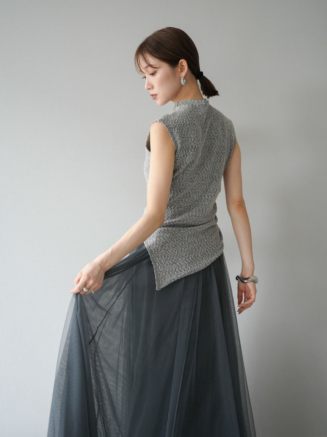 [SET]ブークレアシメニットノースリーブトップス+チュールボリュームスカート(2set)