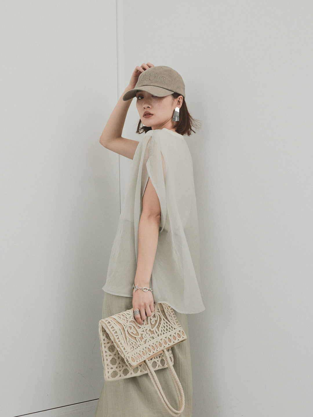 [予約]コンパクトスムースシアーレイヤードトップス/グレージュ