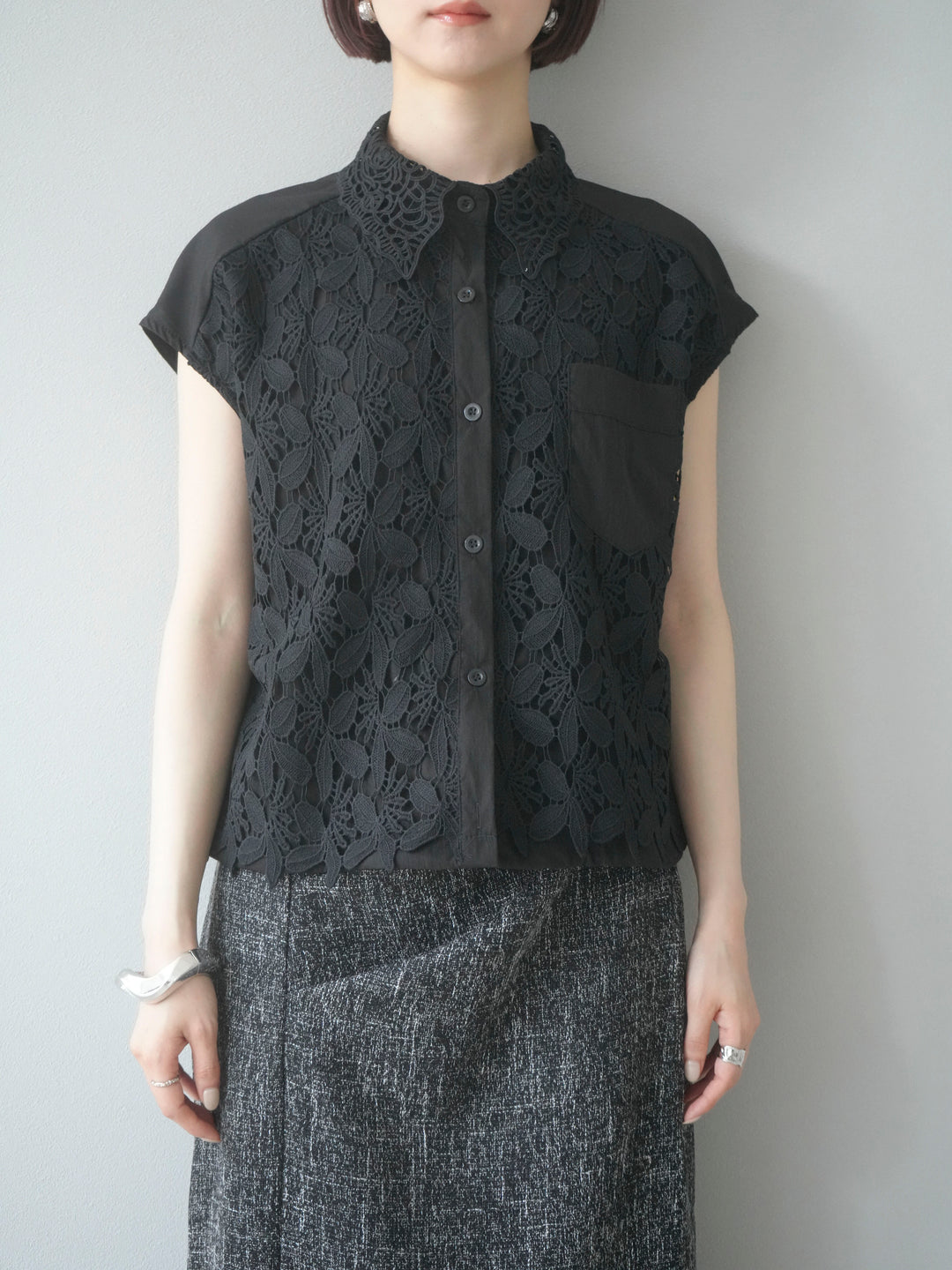 【預購】蕾絲分層抽繩襯衫/黑色