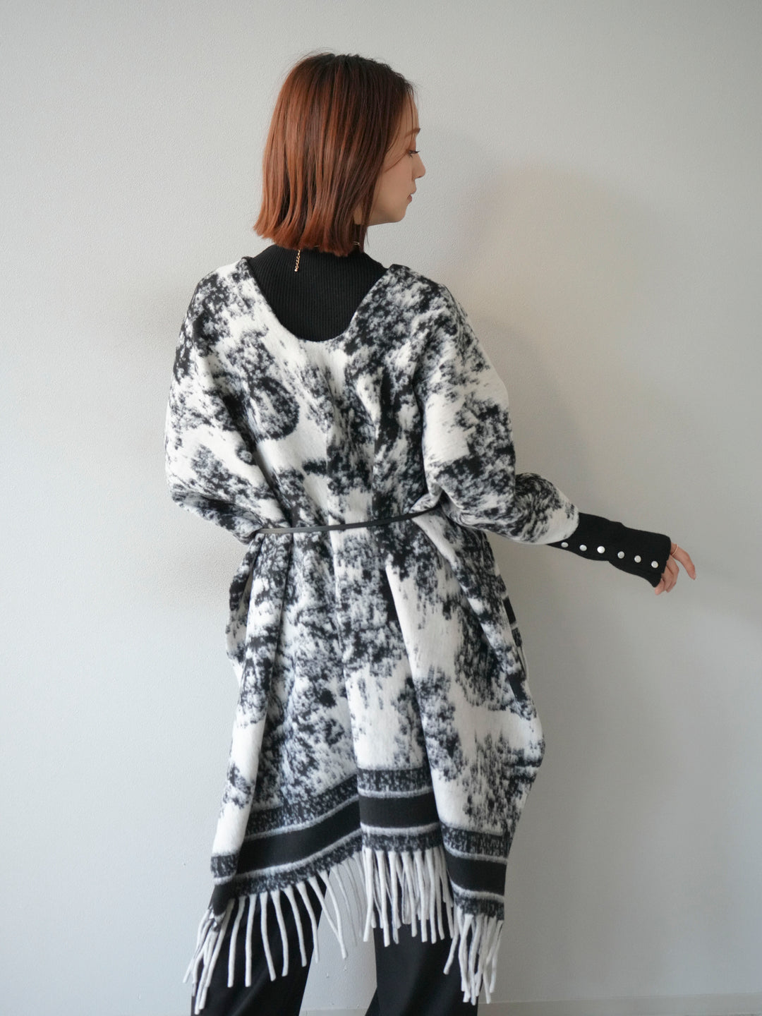 [予約]アブストラクト柄ストールポンチョ/グレー