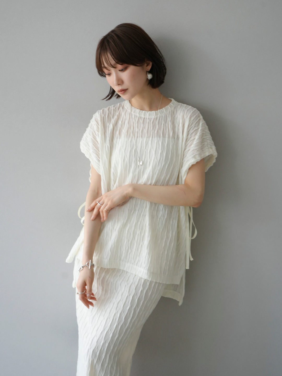 [Pre-order] Arm shirring sheer design mellow pullover/ivory