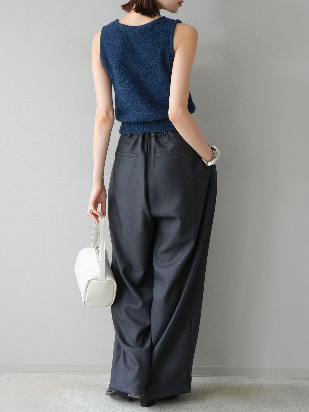 [予約]レザーパイピングタックワイドパンツ/グレー