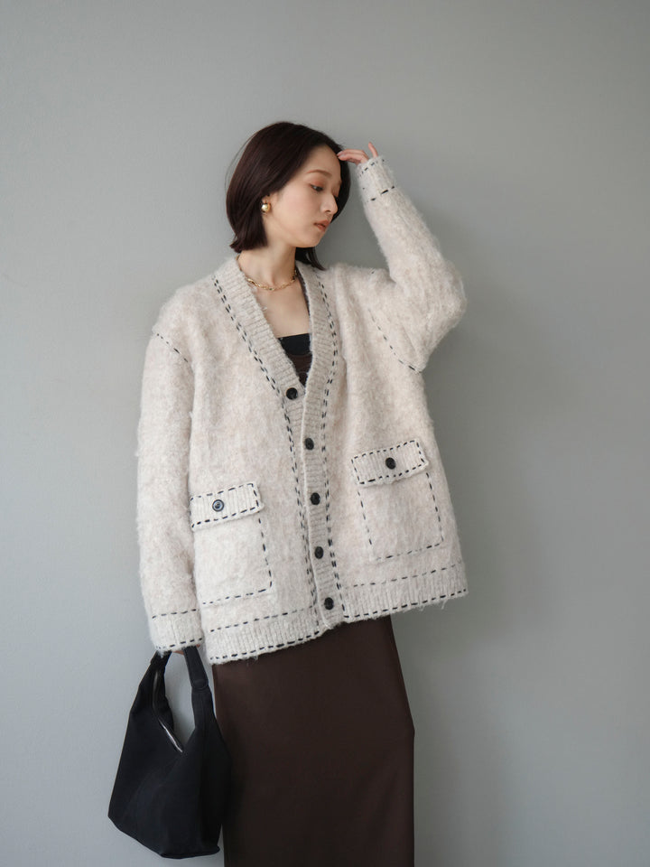 [予約]ステッチVネックニットカーディガン/アイボリー