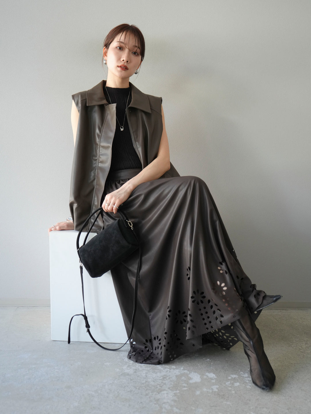 [予約]タックヘムレザーベスト/ブラウン