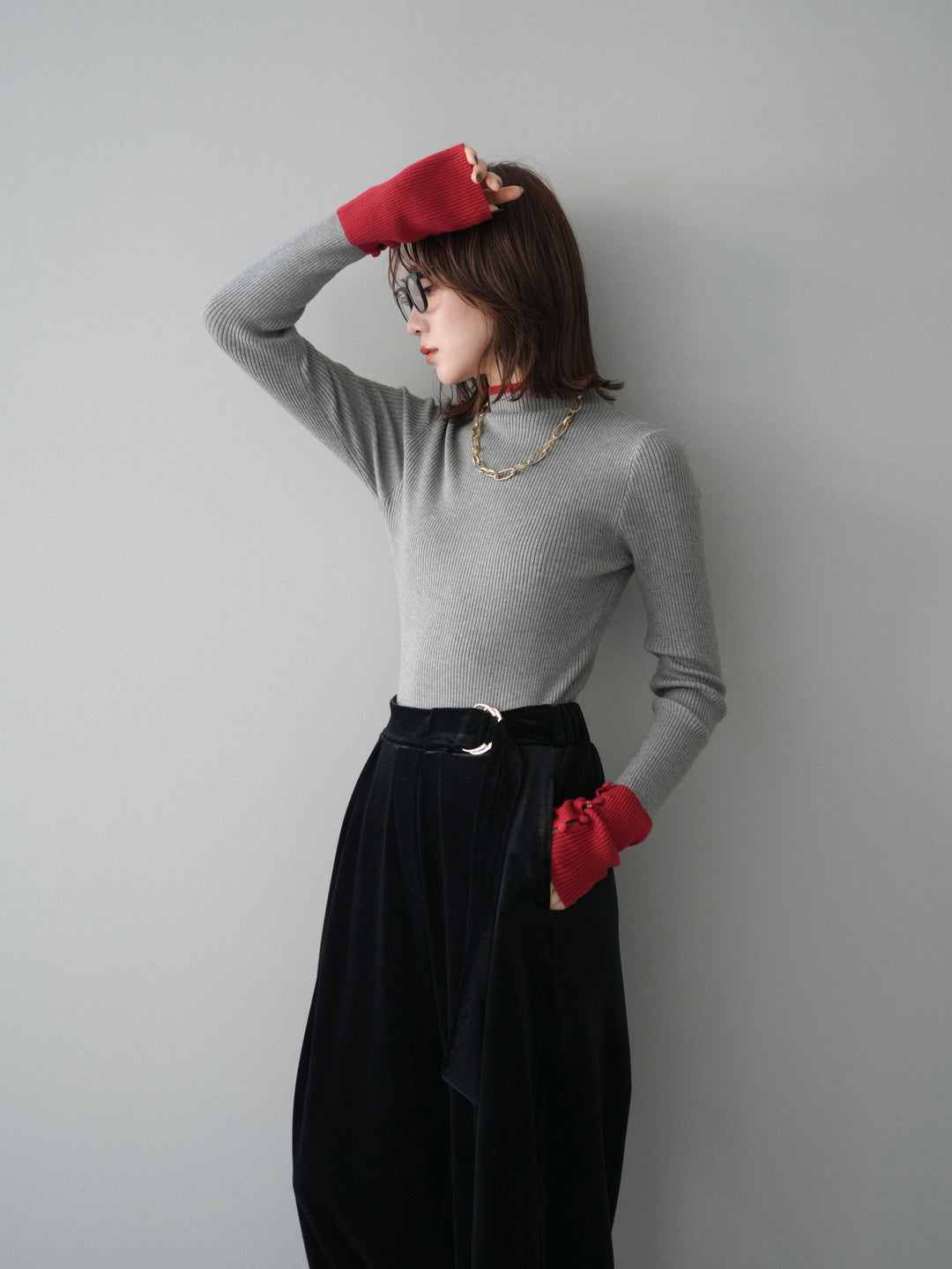 [予約]袖ボタンハイネック配色リブニットトップス/gray