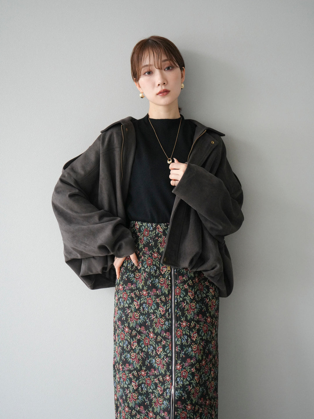 [套裝] 麂皮外套 + 小領法式針織上衣 + 哥布蘭前拉鍊緊身裙（3 套）