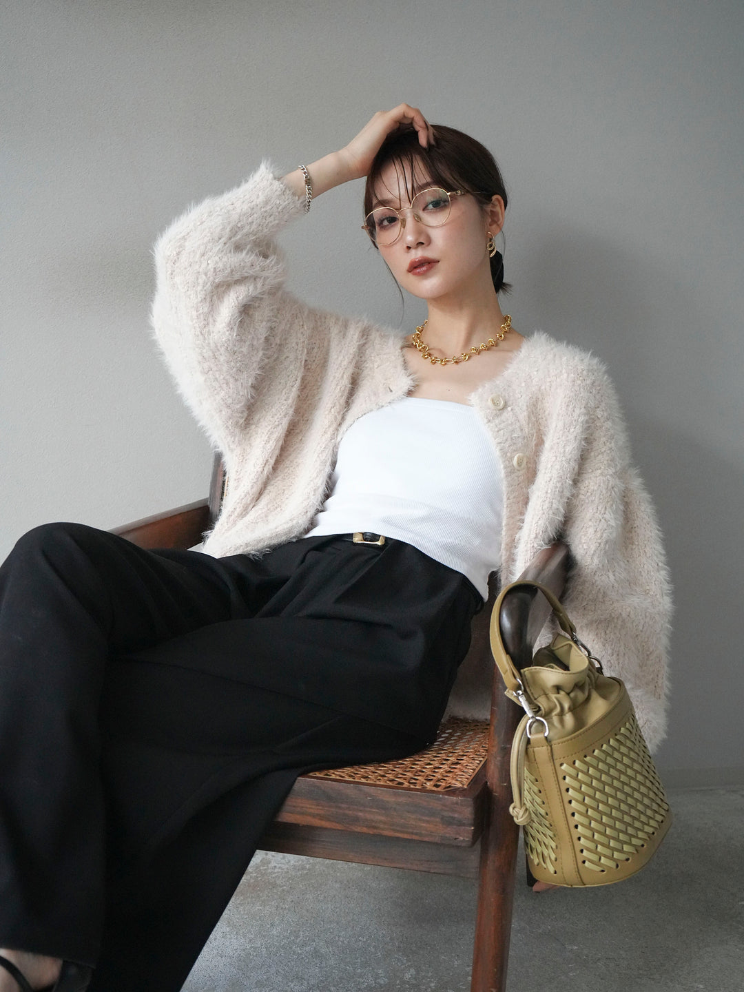 [預購] 圓領隨機毛絨開襟衫/本色