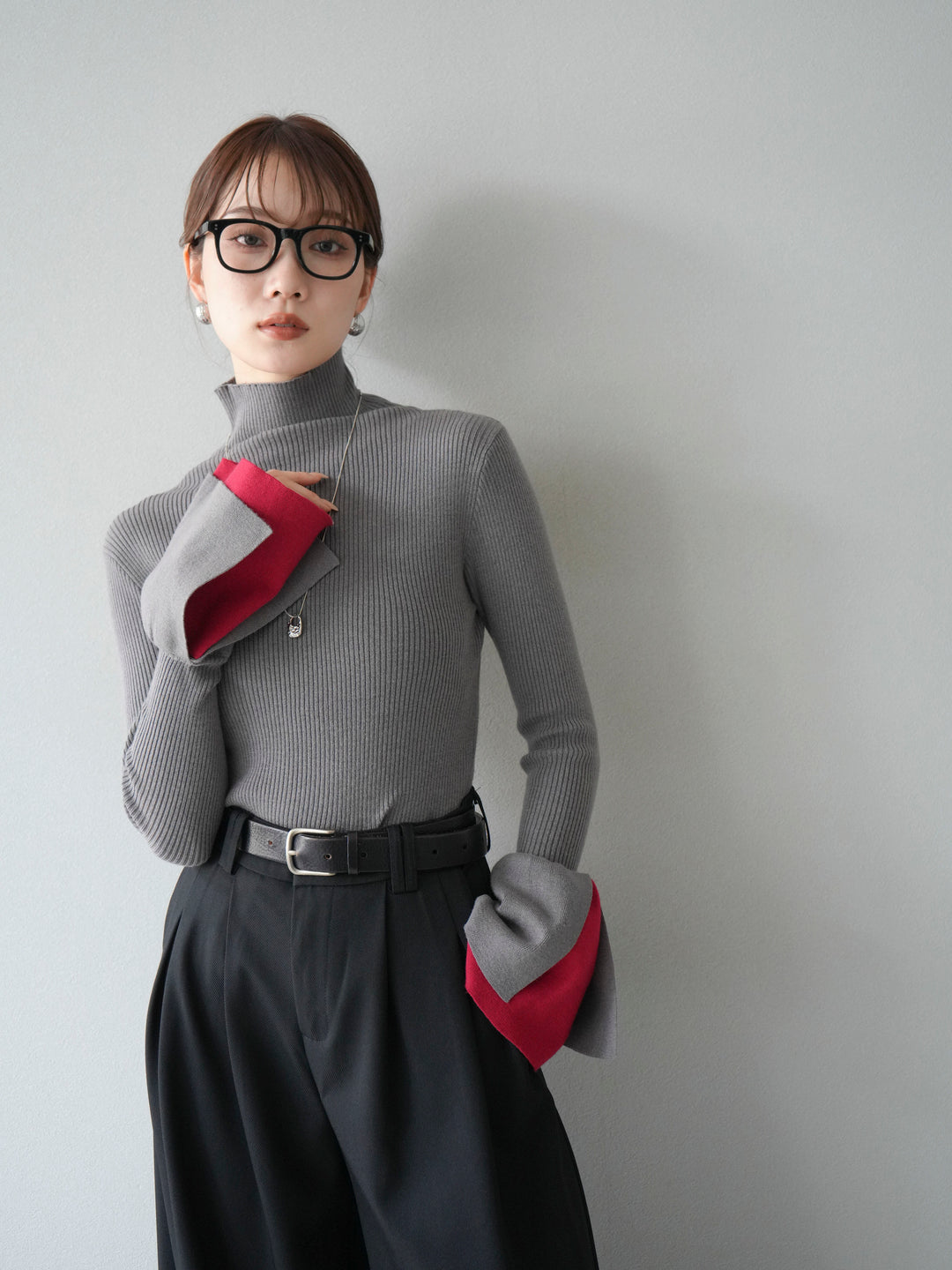 [SET] 疊層喇叭袖高領針織上衣 + 雙褶寬褲 (2 套)