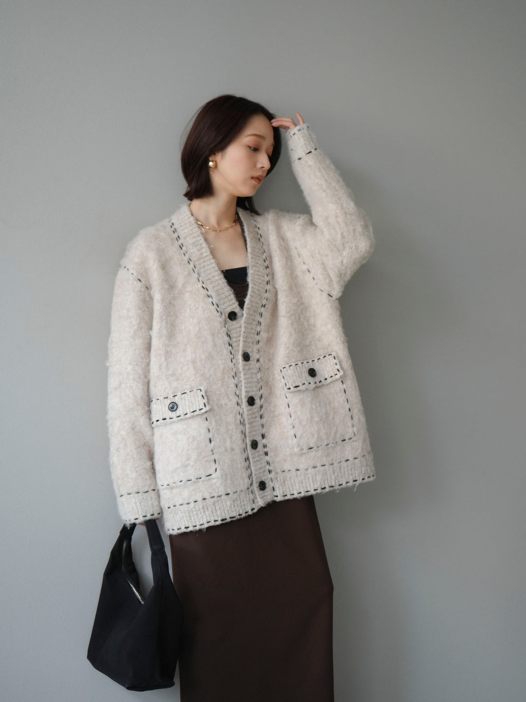 [予約]ステッチVネックニットカーディガン/アイボリー