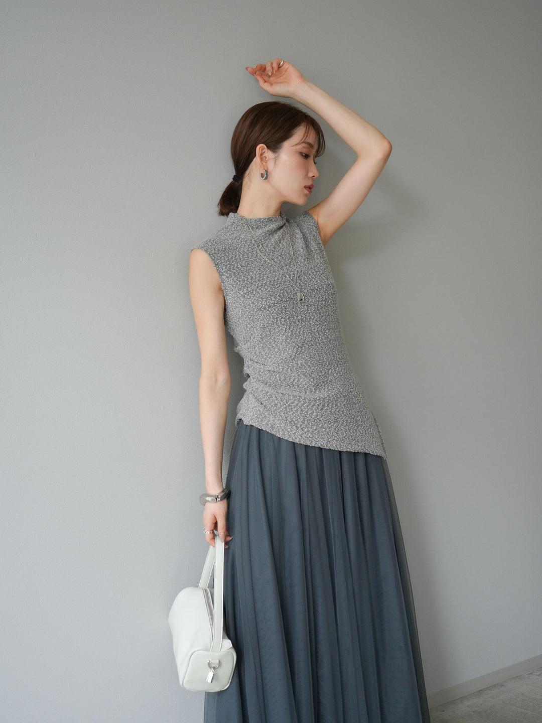 [SET]ブークレアシメニットノースリーブトップス+チュールボリュームスカート(2set)