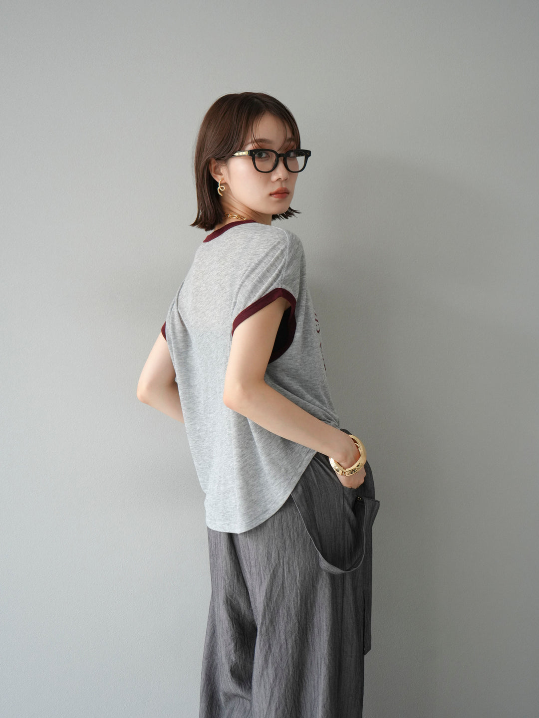 [SET]ストリングデザインハイウエストサロペット+シアーフライス ロゴプリントT (2set)