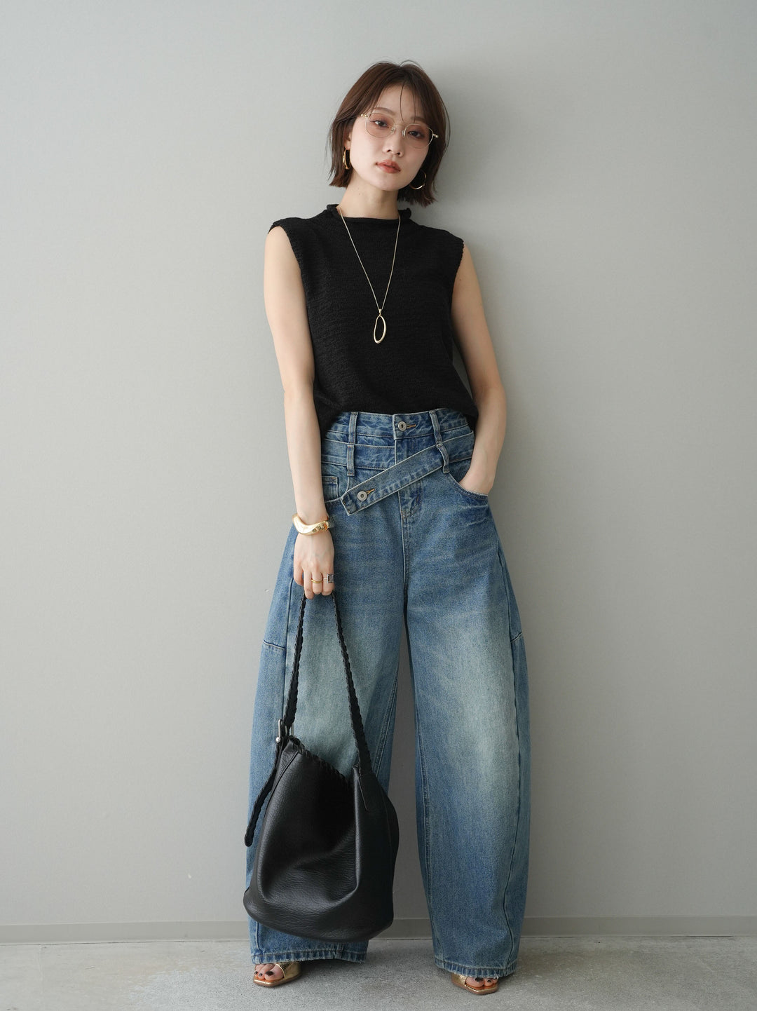 【套裝】無袖亞麻質感透視針織套頭衫 + 不對稱闊腿牛仔褲（兩件套）