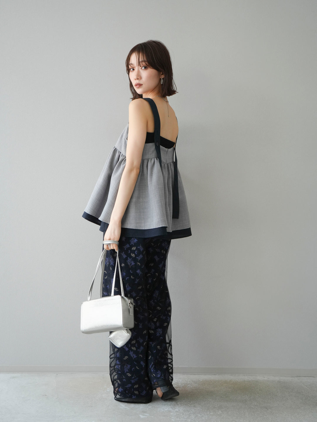 [SET]リネンライク配色フレアタンクトップ+コード刺繍チュールレイヤードパンツ+ブーケプリントタックパンツ(3set)