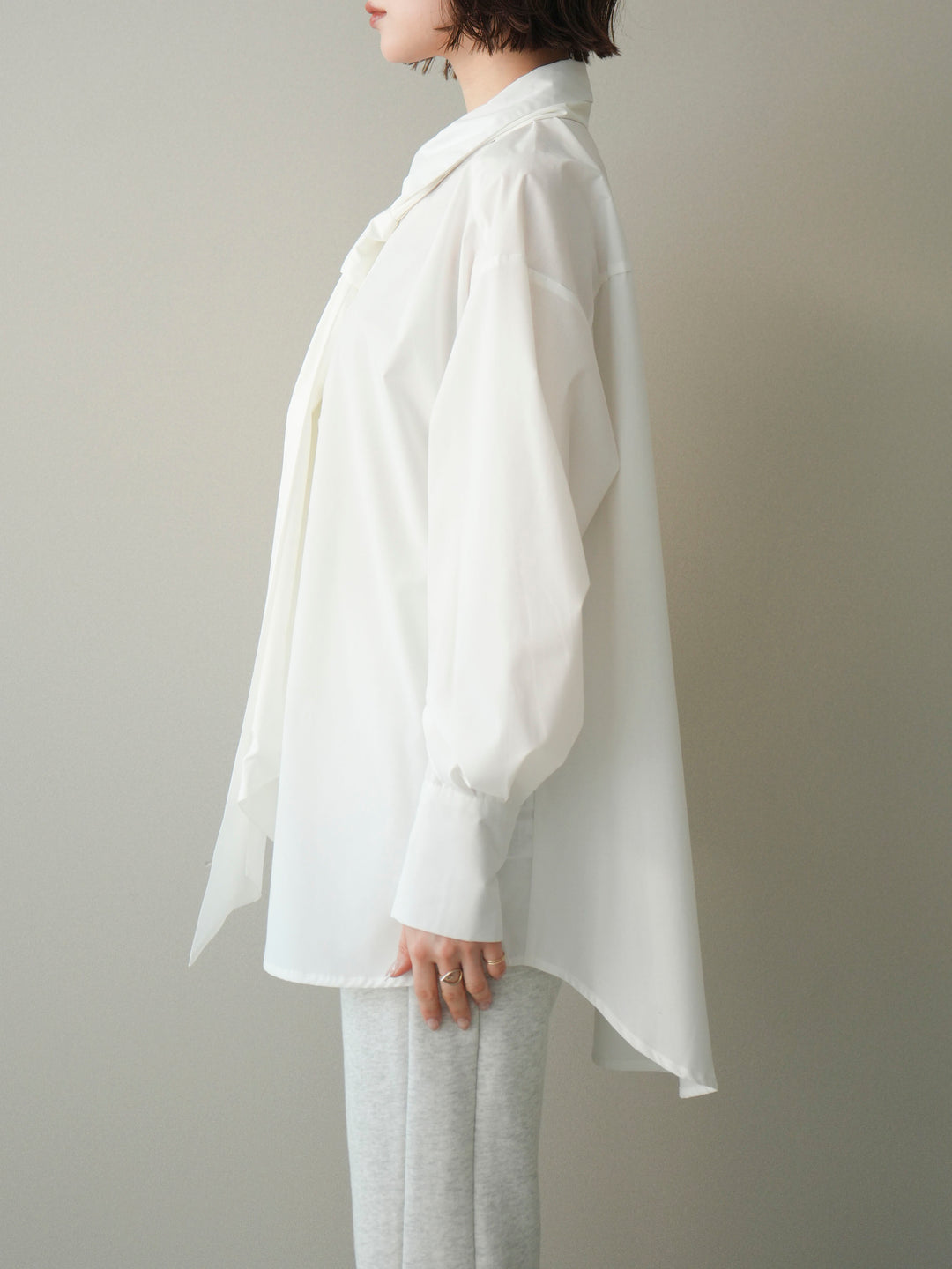 [予約]ボウタイ付オーバーシャツ/white