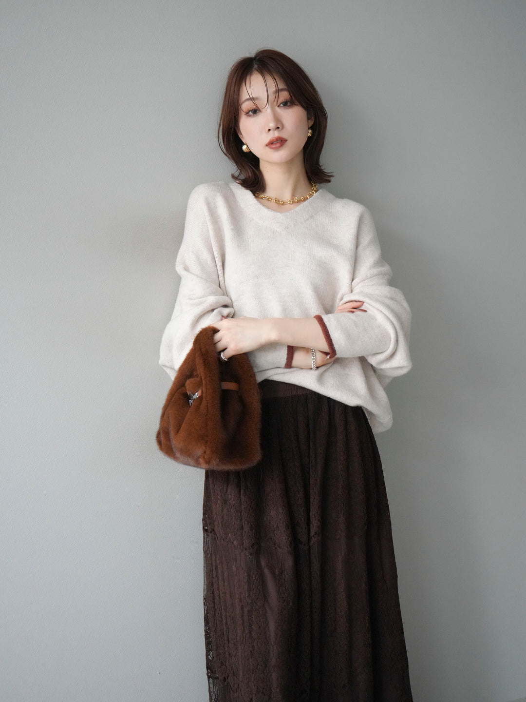 [SET]Vネック配色スリーブニットプルオーバー+選べるアクセセット(2set)