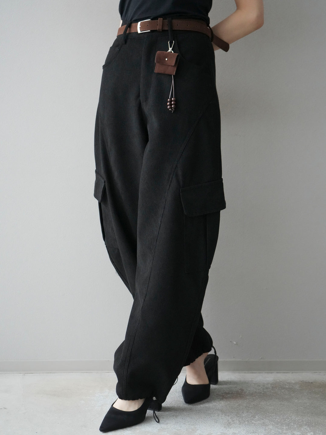 [予約]ベルト付コーデュロイカーゴパンツ/black