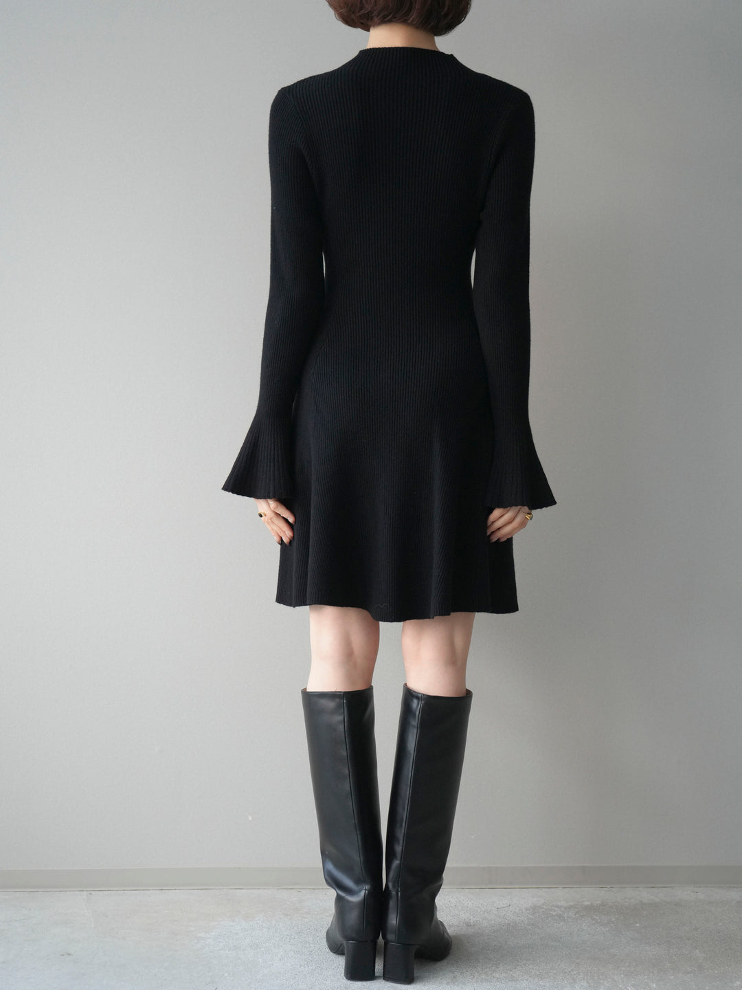 [予約]フレアリブニットミニワンピース/black