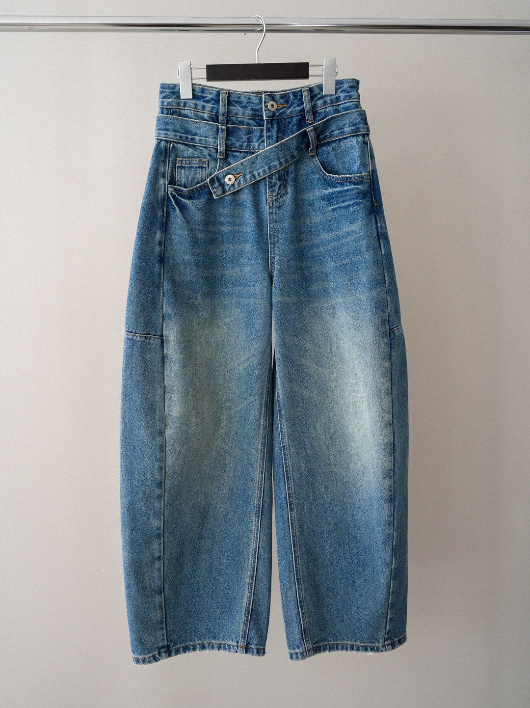 【套裝】無袖亞麻質感透視針織套頭衫 + 不對稱闊腿牛仔褲（兩件套）