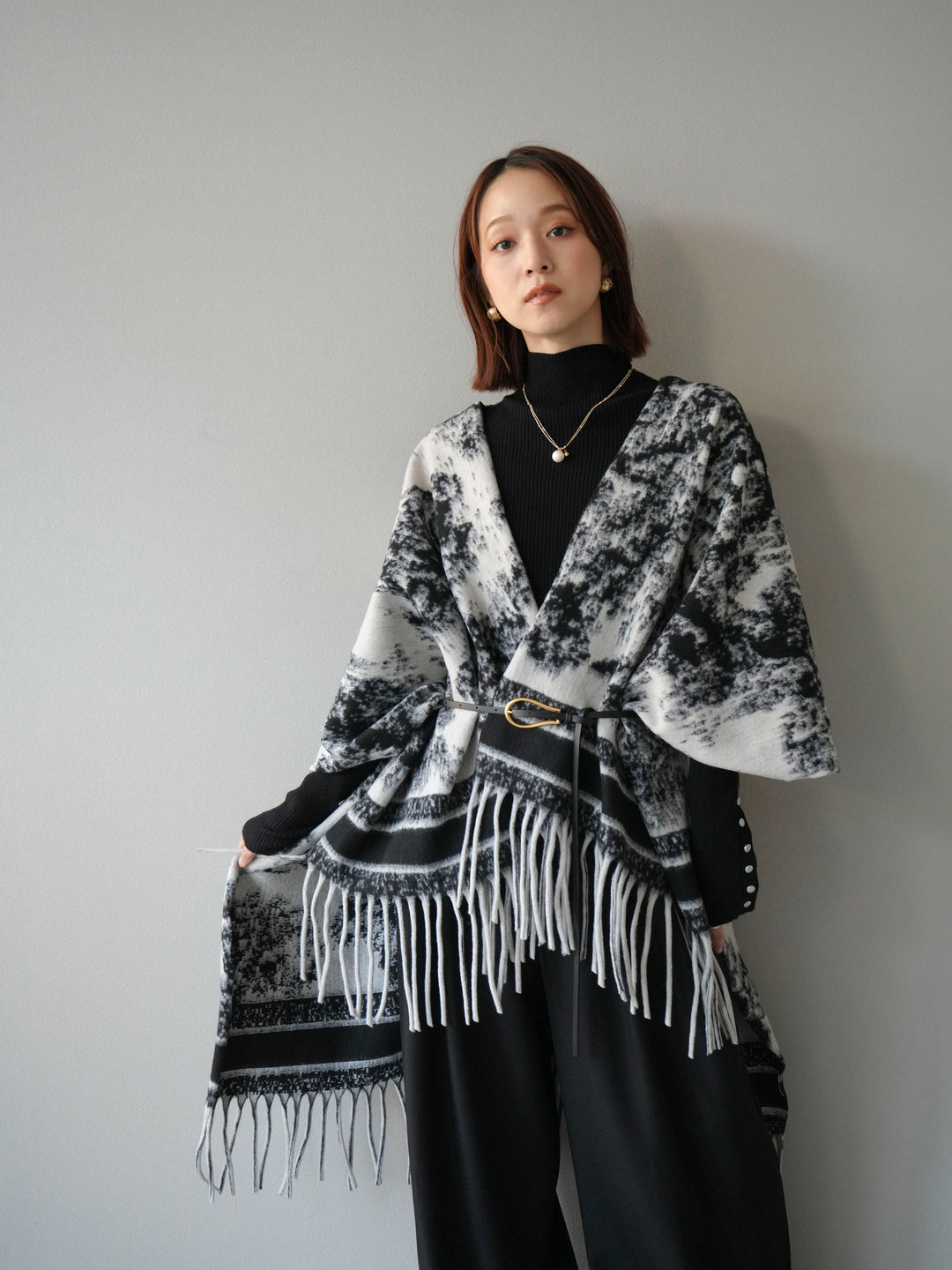 [予約]アブストラクト柄ストールポンチョ/グレー