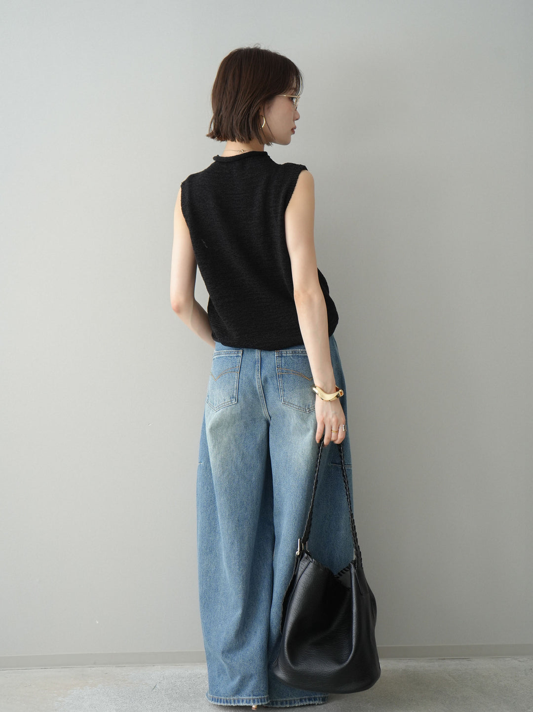 【套裝】無袖亞麻質感透視針織套頭衫 + 不對稱闊腿牛仔褲（兩件套）