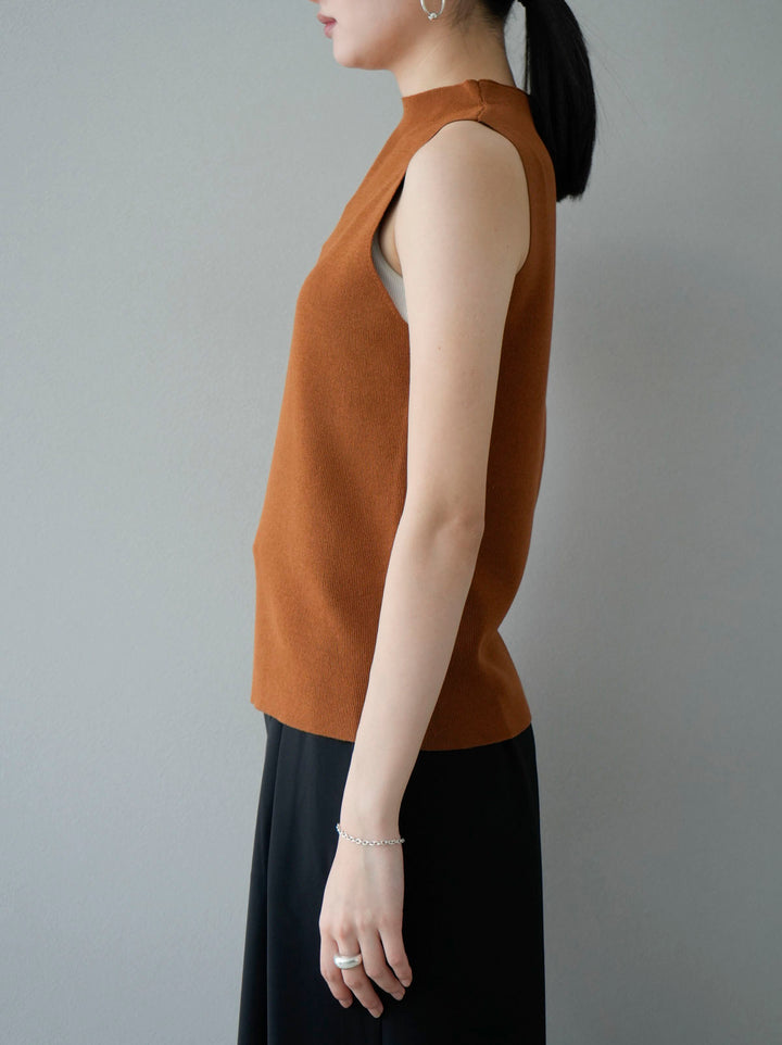 [Pre-order] Bottleneck summer knit sleeveless top/brown