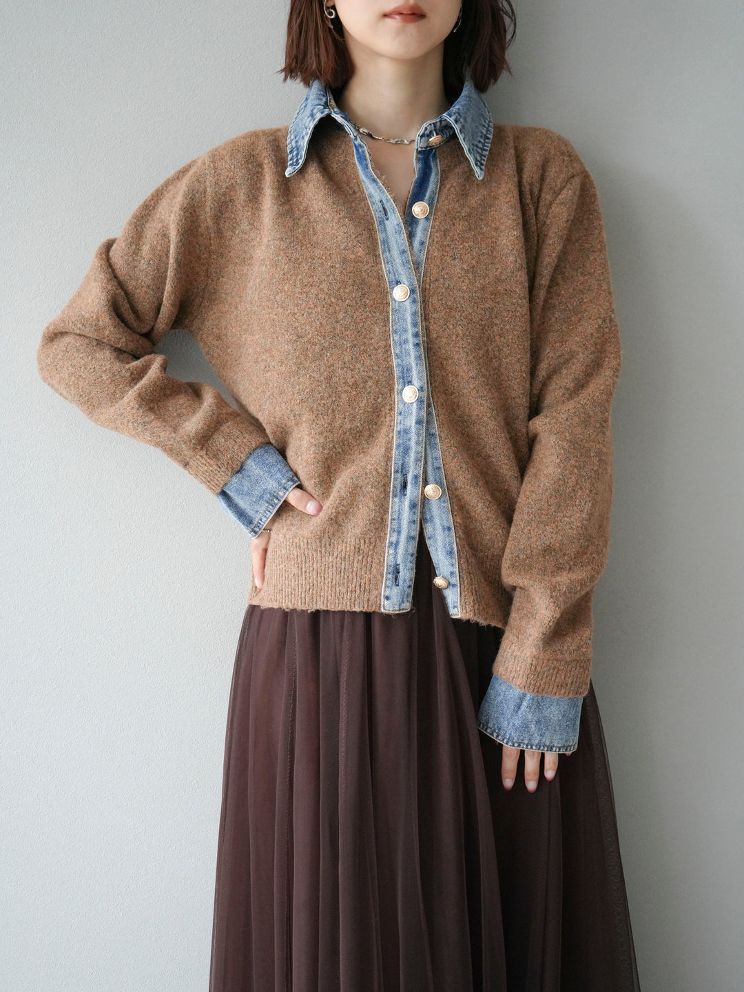 【預購】牛仔領紐扣針織開襟衫/駝色