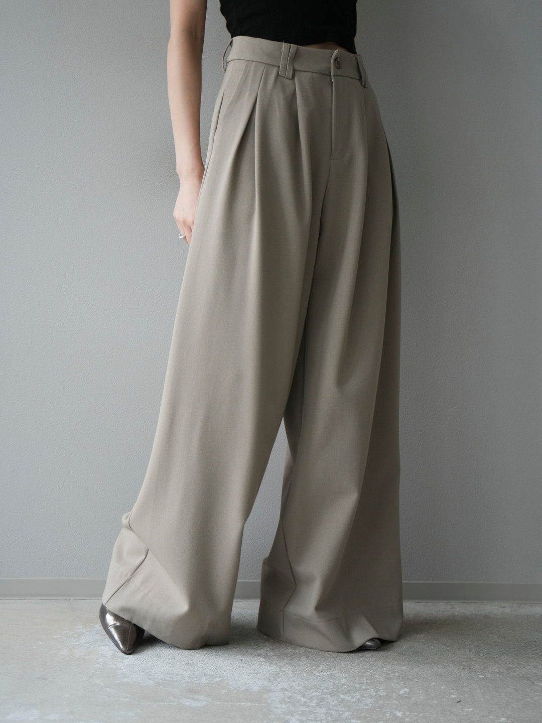 [予約]ダブルタックワイドパンツ/ベージュ