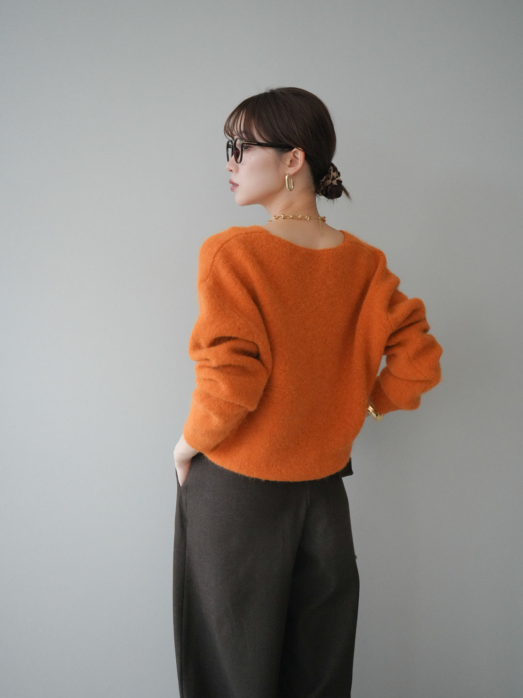 [予約]シュシュ付きアンゴラタッチVネックニットプルオーバー/orange