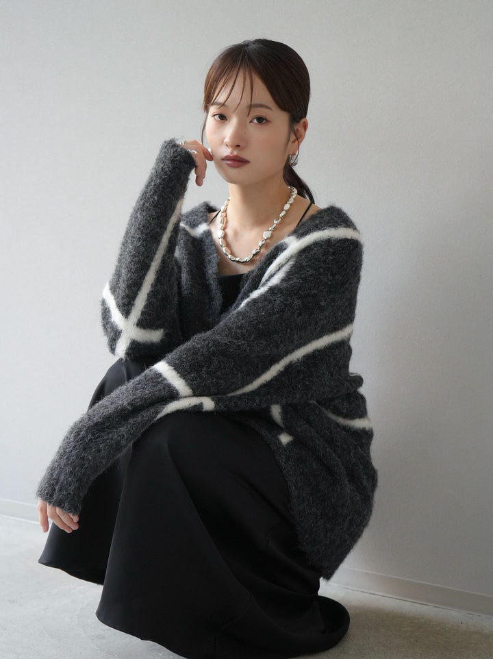 [預訂] 毛絨格紋開襟衫/炭灰
