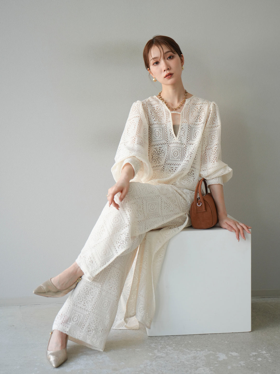 【套裝】塊蕾絲捲袖洋裝+塊蕾絲寬褲（2套）
