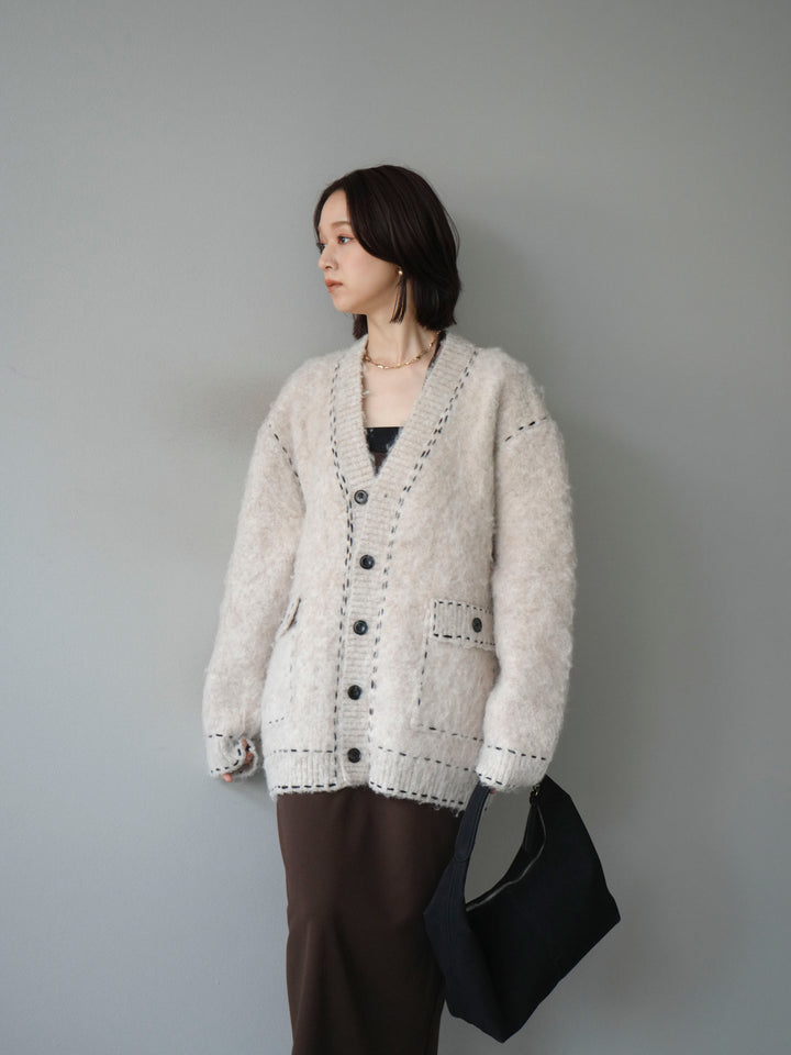 [予約]ステッチVネックニットカーディガン/アイボリー