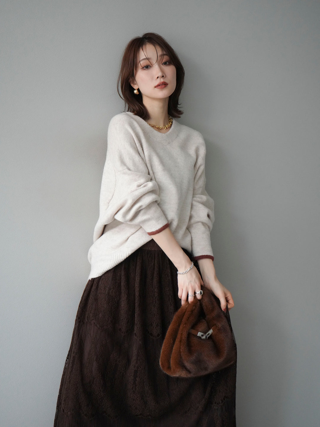 [SET]Vネック配色スリーブニットプルオーバー+選べるアクセセット(2set)