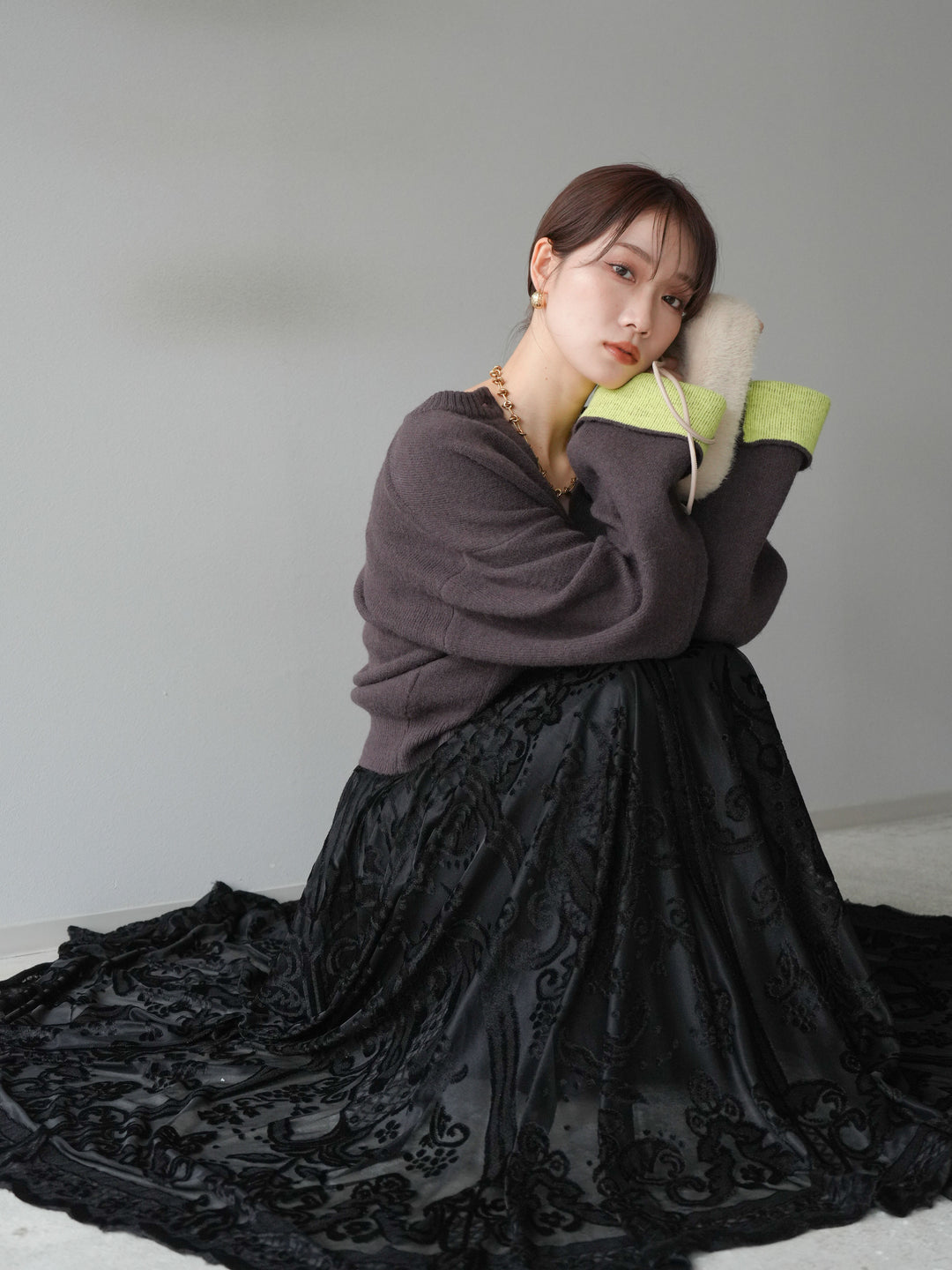 [SET]バイカラーオーバーニットカーディガン+アンティーク柄フロッキーマキシスカート(2set)