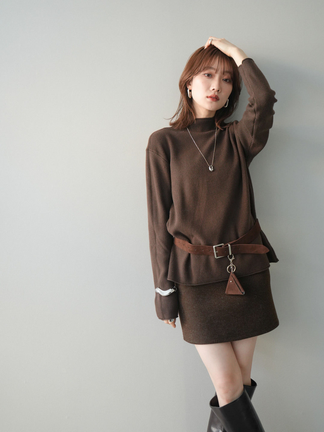 [予約]ボトルネック裾カールリブニットトップス/brown