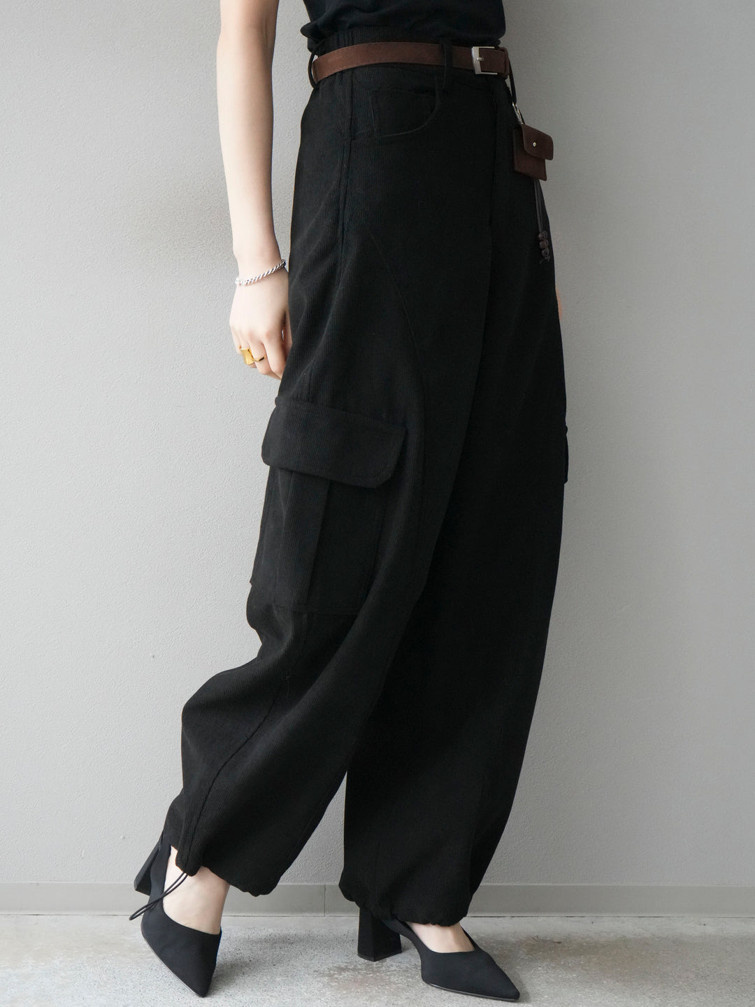 [予約]ベルト付コーデュロイカーゴパンツ/black