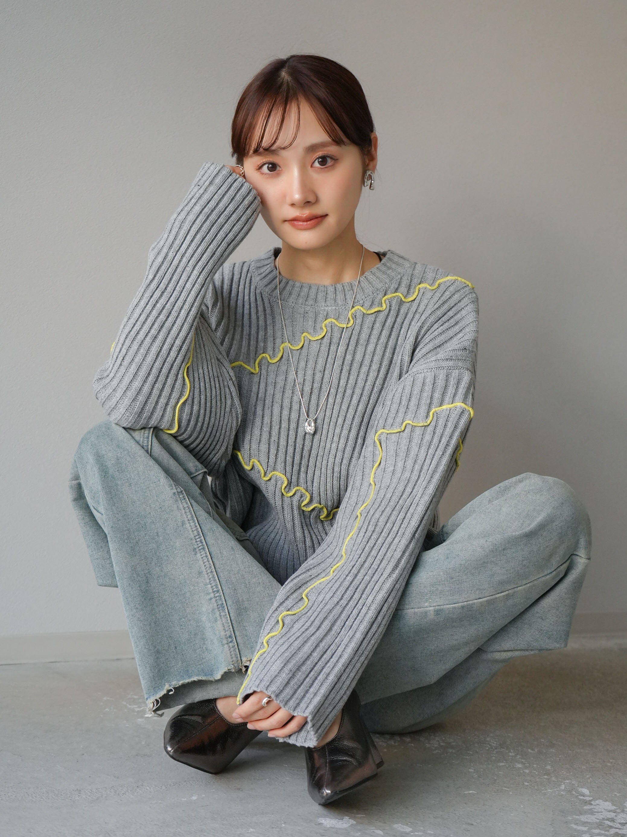 予約]配色メロークロップドニットプルオーバー/グレー – Lumier