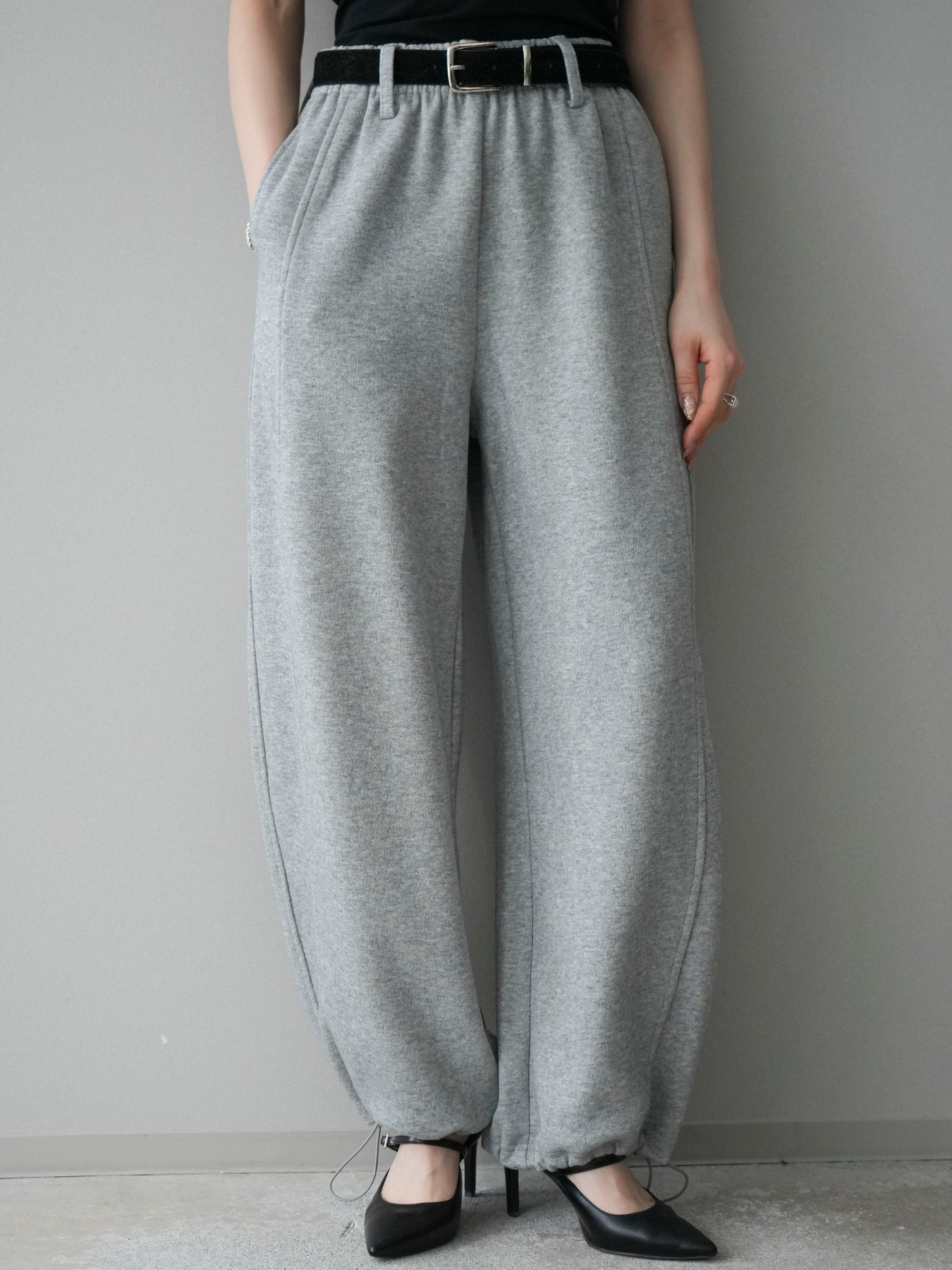 美品　M&L ロゴ スリムフィットパンツ グレー SAINT M×××××× - 【ラスト1点】 SM-A23-0000-034 / SWEAT PANTS / LOGO