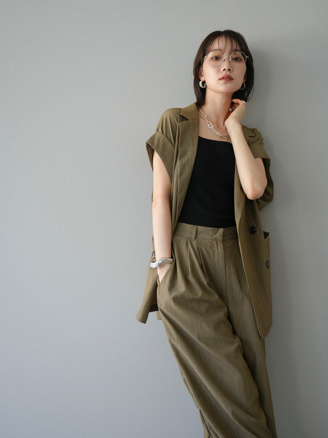 [套裝] 亞麻風格無袖雙背心 + 雙肩帶剪裁羅紋胸罩吊帶背心（2 件套）