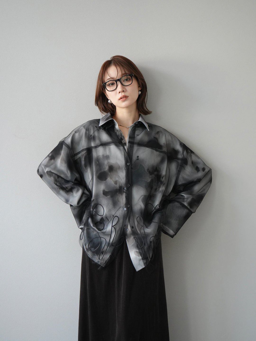 [SET]コード刺繍チュールシャツ＆ニュアンス柄シャツアンサンブル+ベロアナロースカート(2set)