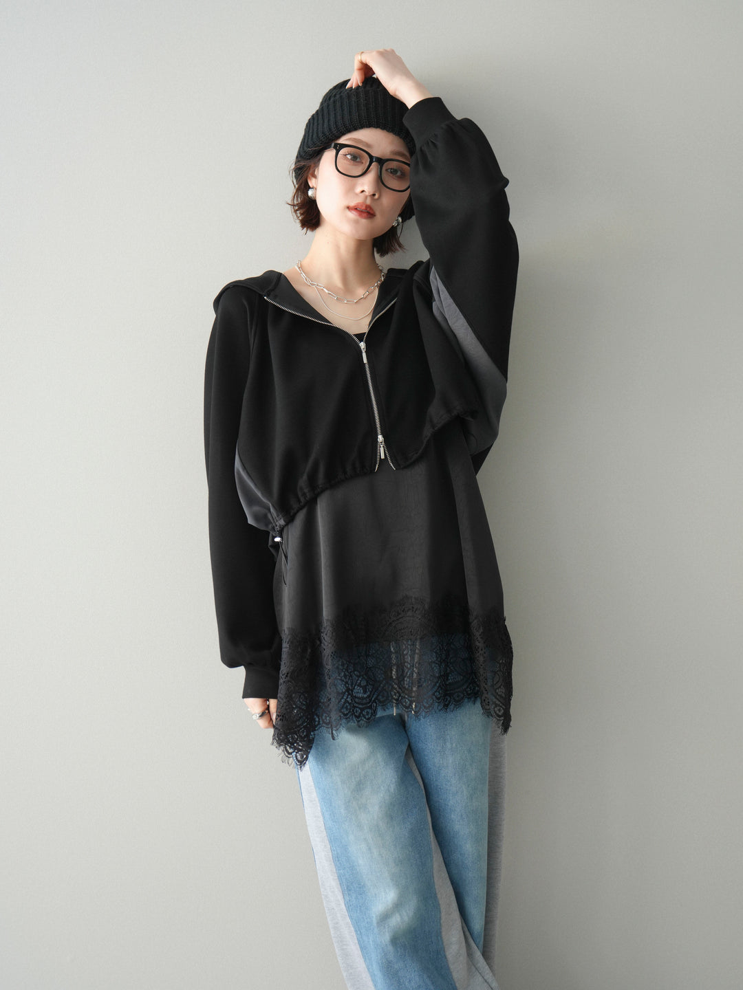 [予約]バイカラー異素材ライトポンチクロップドZIPフーディー/black