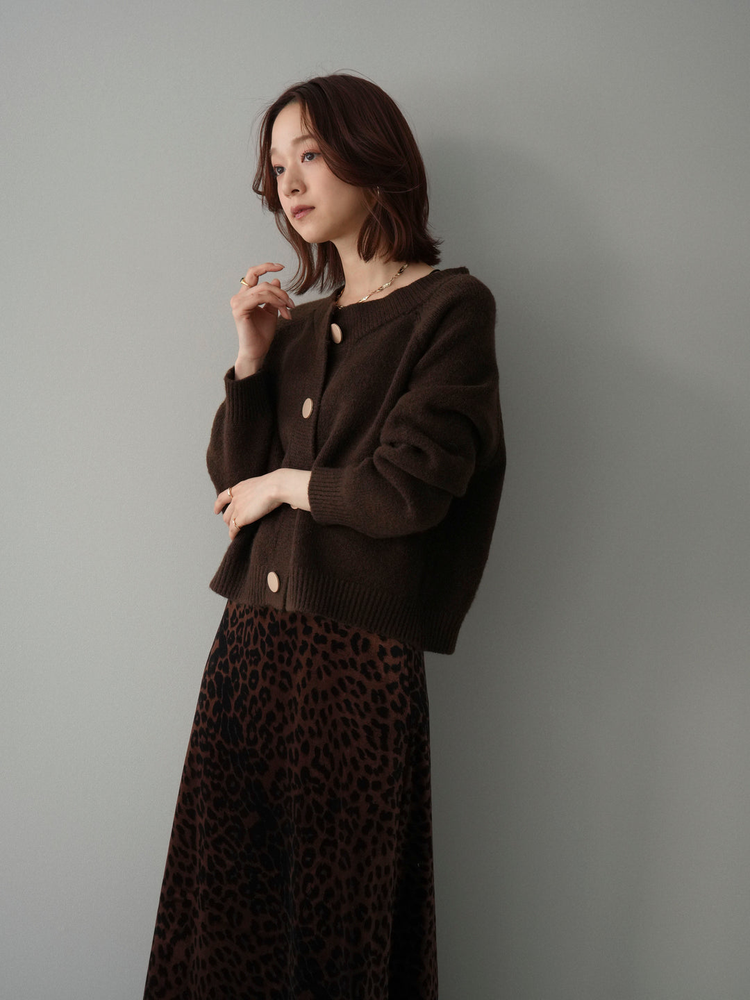 [SET]BIGボタンニットカーディガン+レオパードベロアナロースカート(2set)